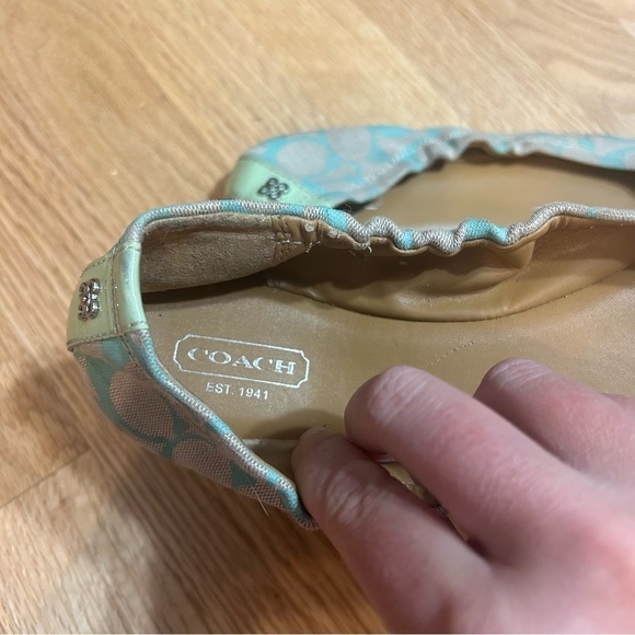Coach Blue Cream Flats Sz 9 Women’s Shoes - Picture 4 of 7